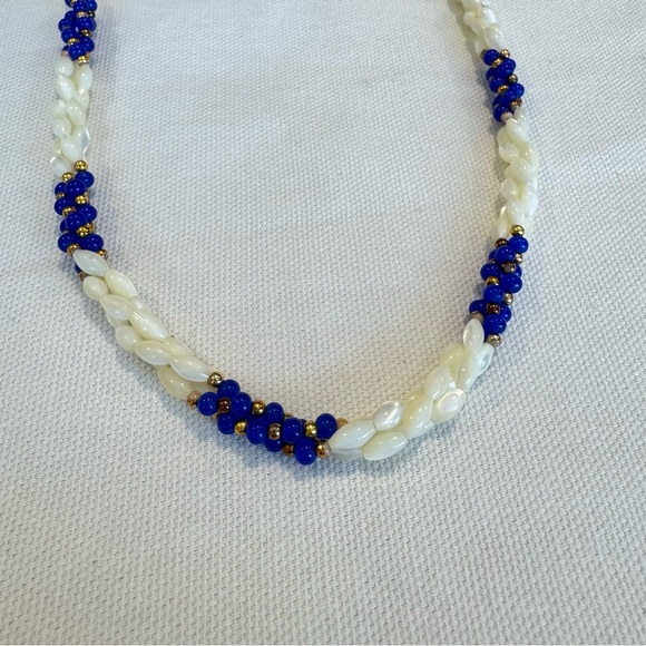 Vintage mother of pearl necklace - Picture 3 of 5